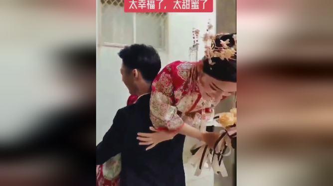 演员张若昀把妻子唐艺昕宠成宝，为何却将自己的父亲告上了法庭？